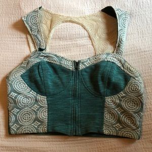Green vintage style crop